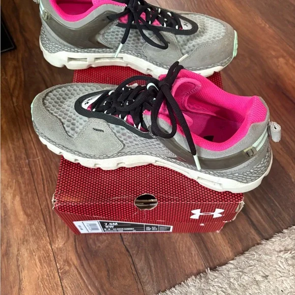 Under Armour HOVR Summit size 9 - Picture 2 of 5